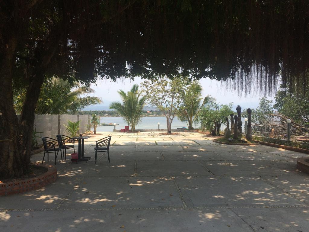 Dragon Bay Hotel Cam Lam Екстер'єр фото